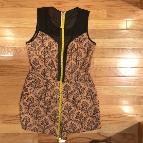 Salmon and black mesh romper. - Picture 4 of 8